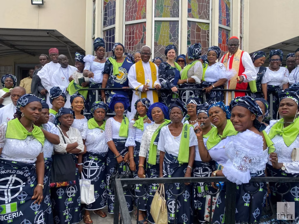 32 wdp nigeria worshipping at methodist church of the trinity tinubu lagos wdpic_orig WDPIC 2026 Nigerië