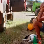 20260819 Man and his dog having a moment of contemplation NG Sendingnuus madagaskar Kerk Groot-Brakrivier